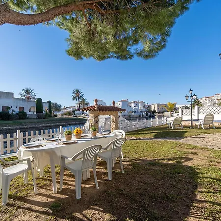 Casa Con Piscina, Gran Amarre Y 4 En Castello D'empuries - Hisp-288-53 Empuriabrava