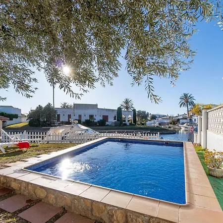 Nyaraló Casa Con Piscina, Gran Amarre Y 4 En Castello D'empuries - Hisp-288-53 *
