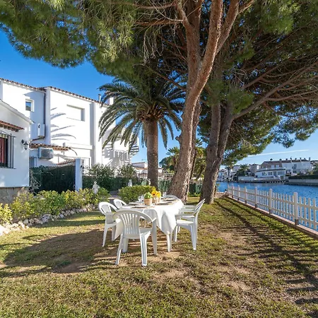 Casa Con Piscina, Gran Amarre Y 4 En Castello D'empuries - Hisp-288-53 * Empuriabrava