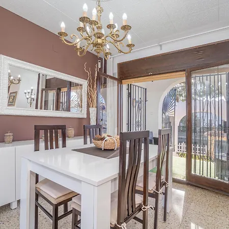 Casa Con Piscina, Gran Amarre Y 4 En Castello D'empuries - Hisp-288-53 Holiday home *