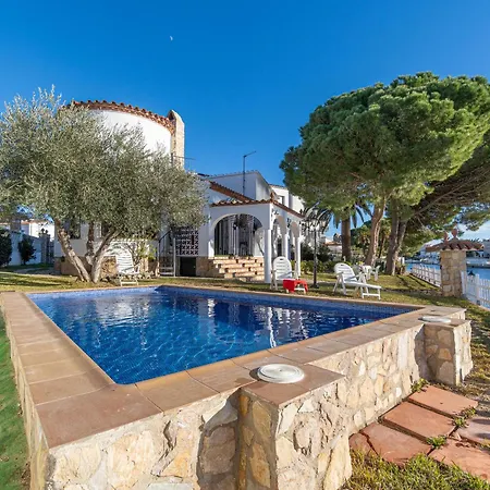 Casa Con Piscina, Gran Amarre Y 4 En Castello D'empuries - Hisp-288-53