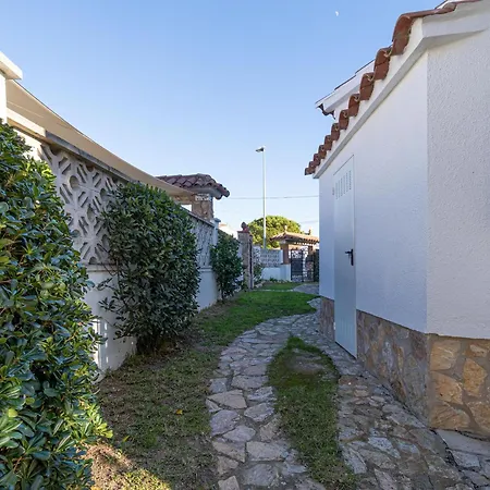 Holiday home Casa Con Piscina, Gran Amarre Y 4 En Castello D'empuries - Hisp-288-53