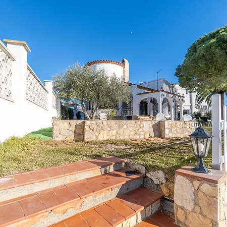 Casa Con Piscina, Gran Amarre Y 4 En Castello D'empuries - Hisp-288-53