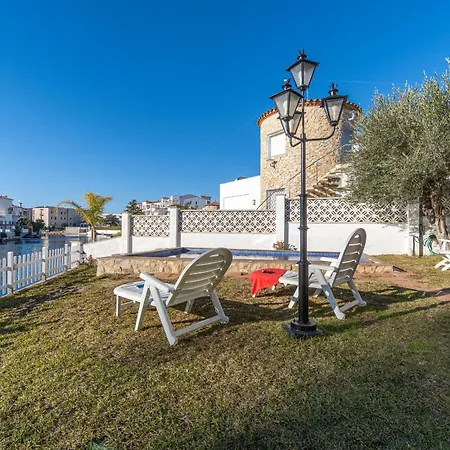 Casa Con Piscina, Gran Amarre Y 4 En Castello D'empuries - Hisp-288-53 Holiday home *