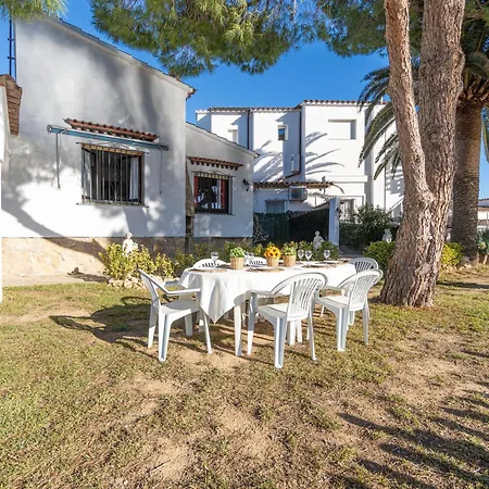 Casa Con Piscina, Gran Amarre Y 4 En Castello D'empuries - Hisp-288-53 Empuriabrava
